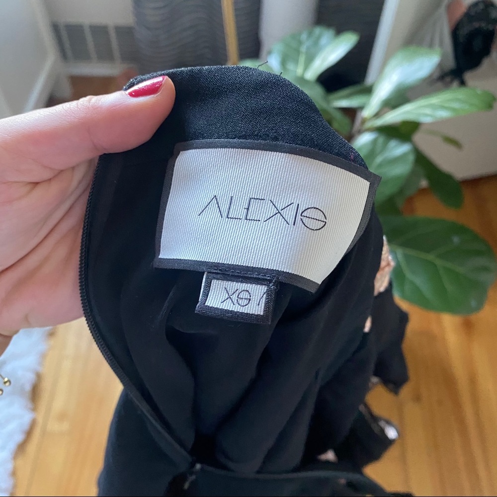 Alexis black beige mini tie back dress long sleeve - Picture 5 of 5